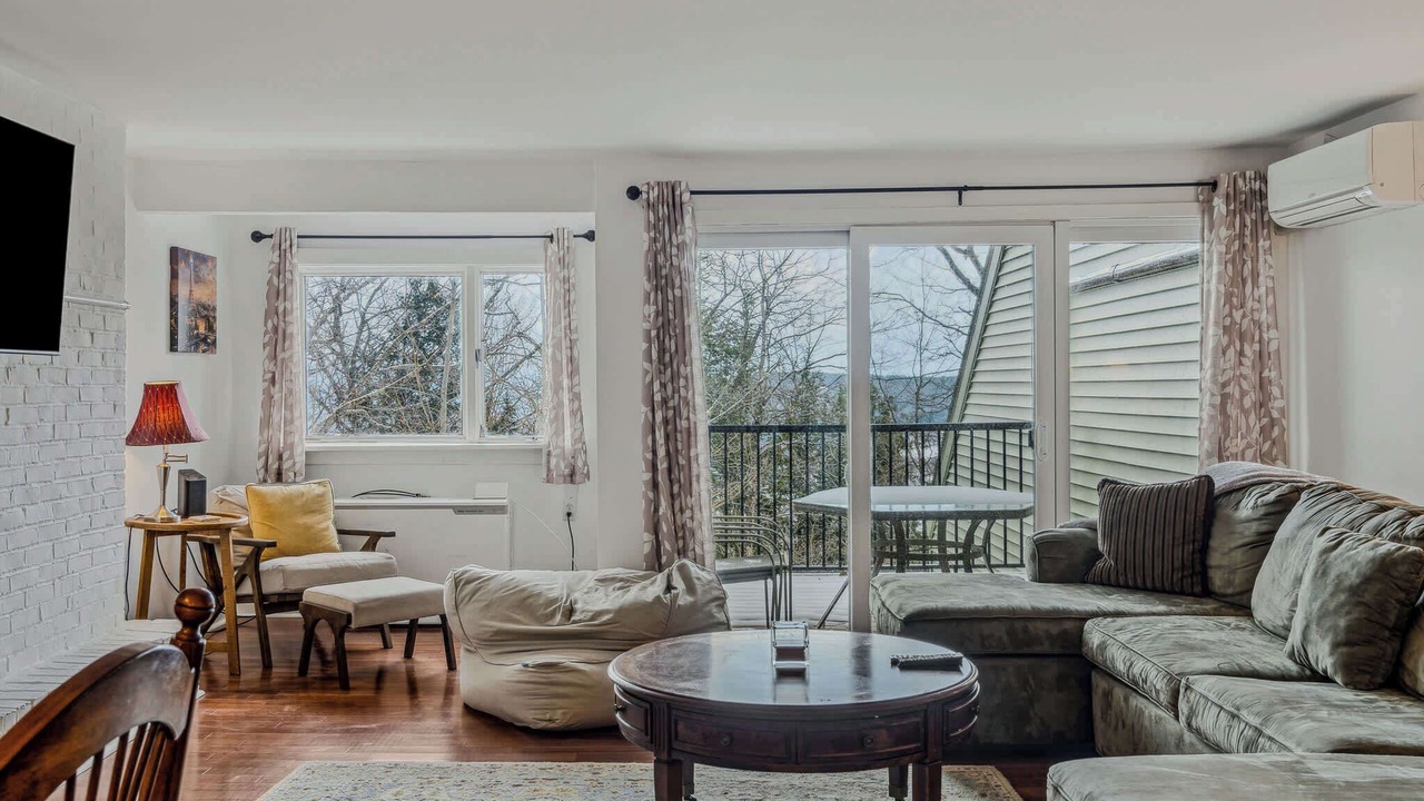 Photo of Livingroom in West Hartford