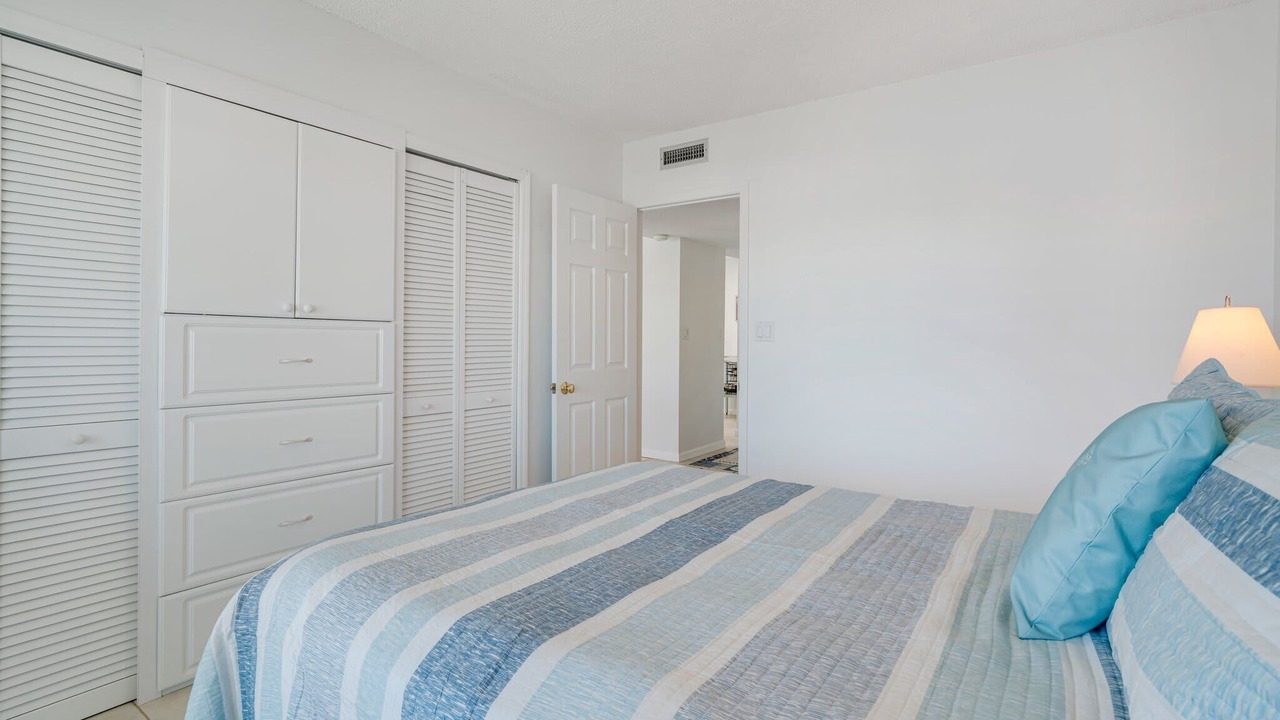 Photo of Bedroom in Longboat Key