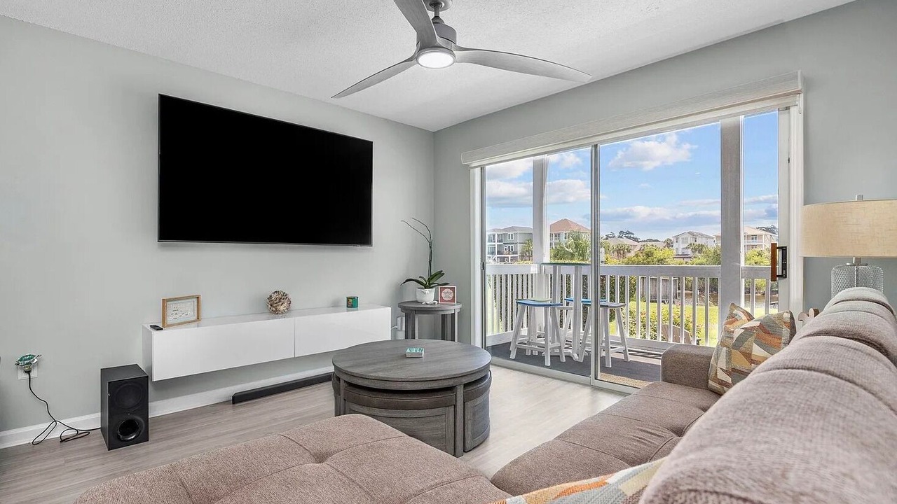 Photo of Livingroom in Carolina Yacht Landing
