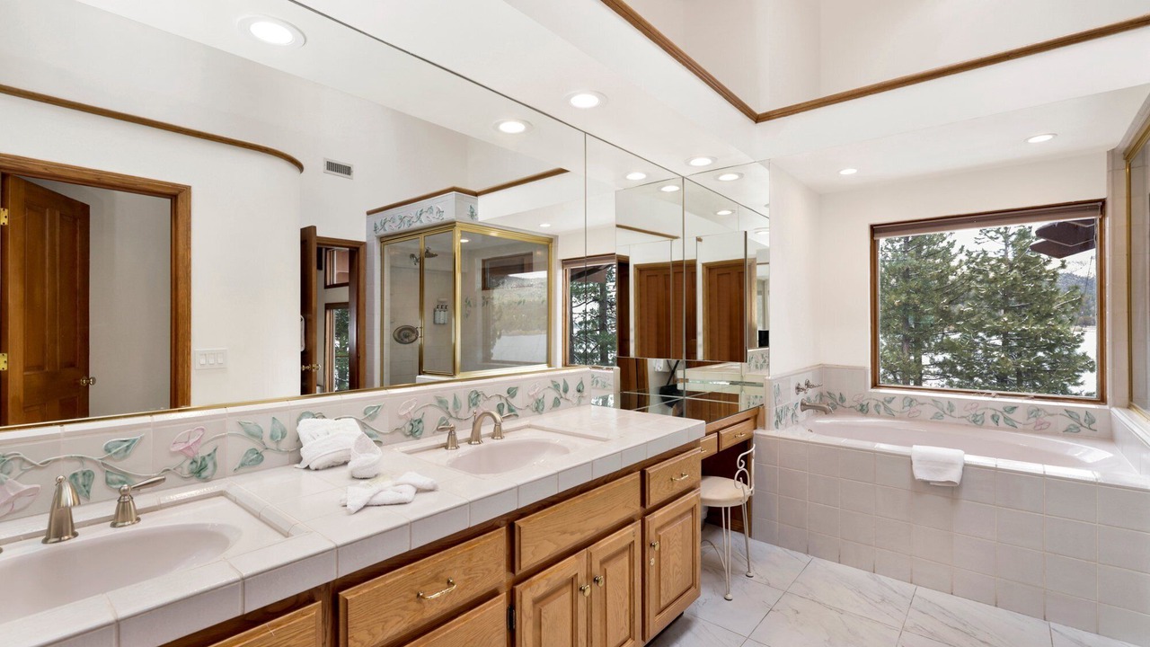 Photo of Bathroom in Big Bear Lake