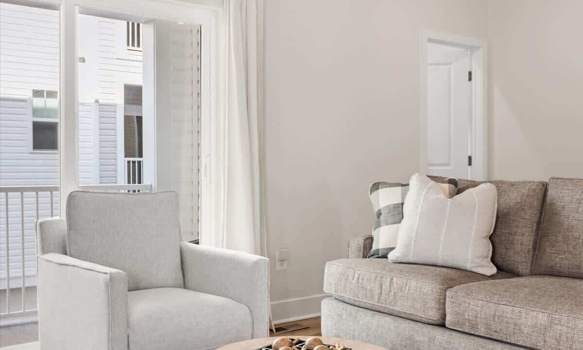 Photo of Livingroom in Caine Woods