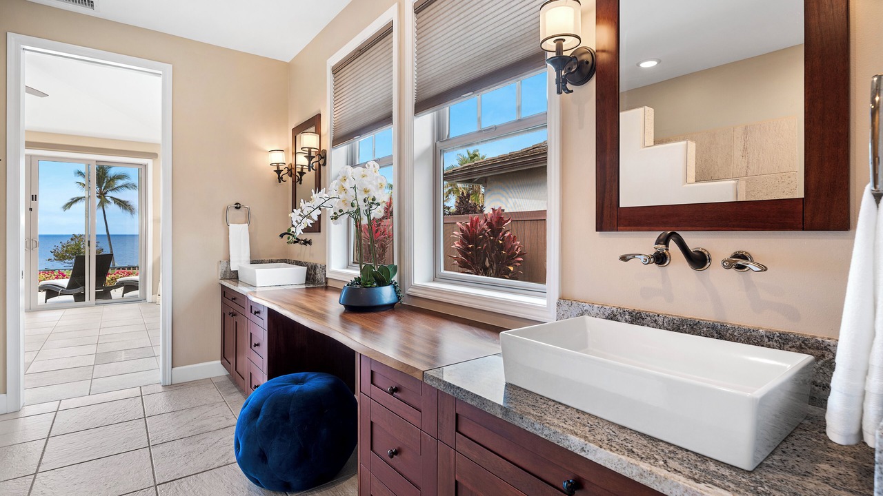 Photo of Bathroom in Keauhou
