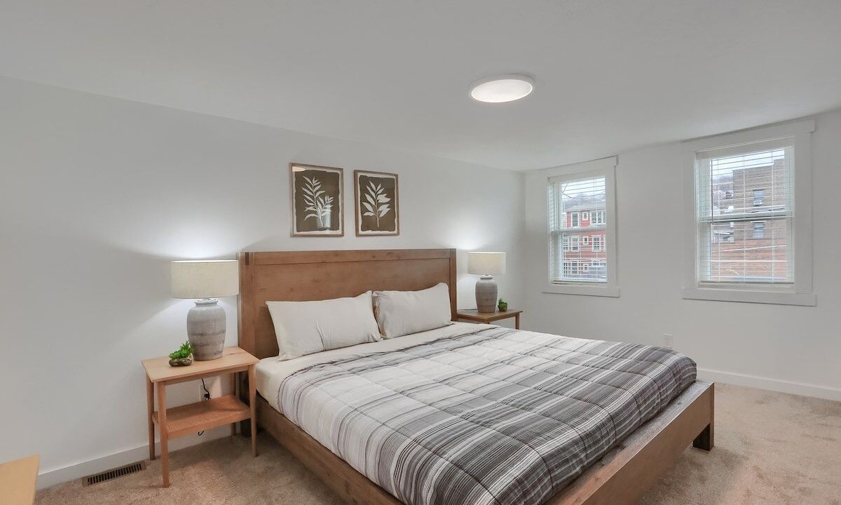 Photo of Bedroom in East Allegheny