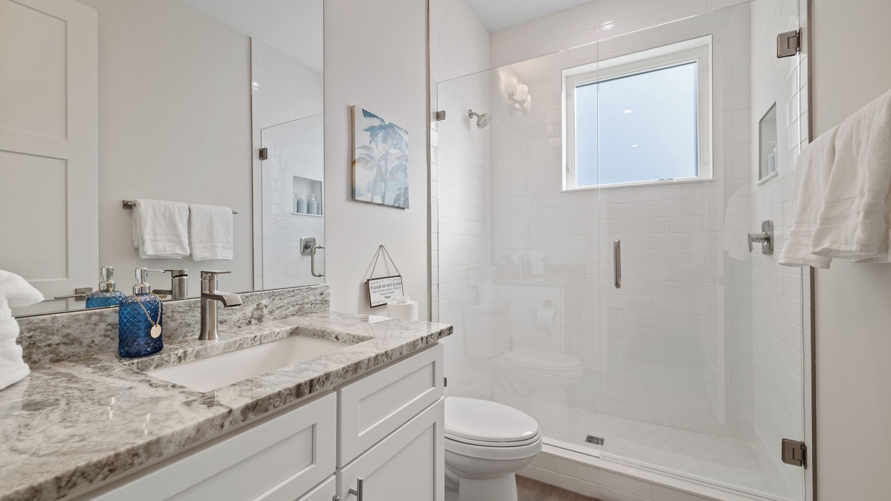 Photo of Bathroom in Largo