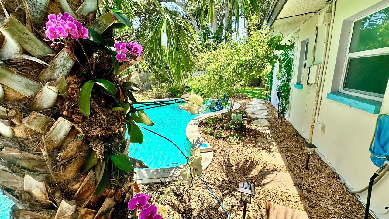 Photo of Outdoor in Anona