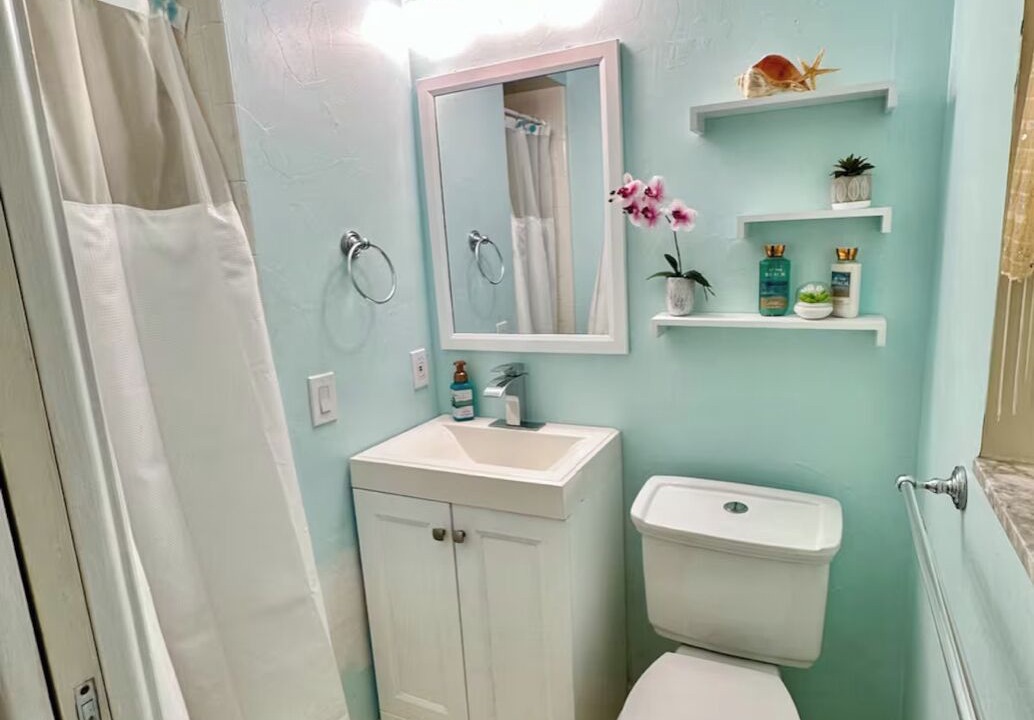 Photo of Bathroom in Anona