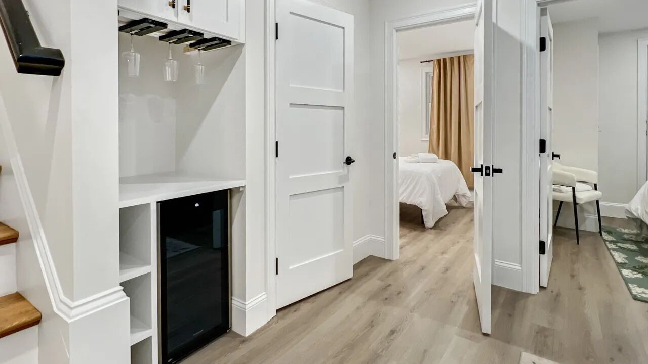 Photo of Bedroom in Forest Hills - Woodbourne