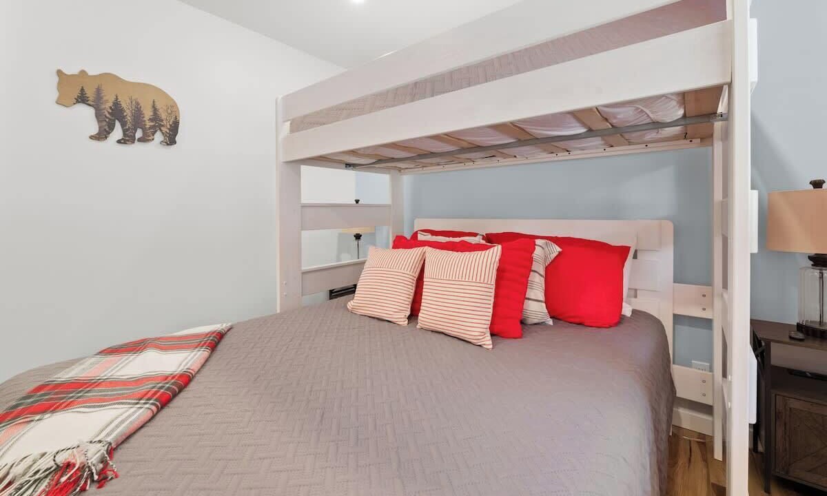 Photo of Bedroom in Big Bear Lake