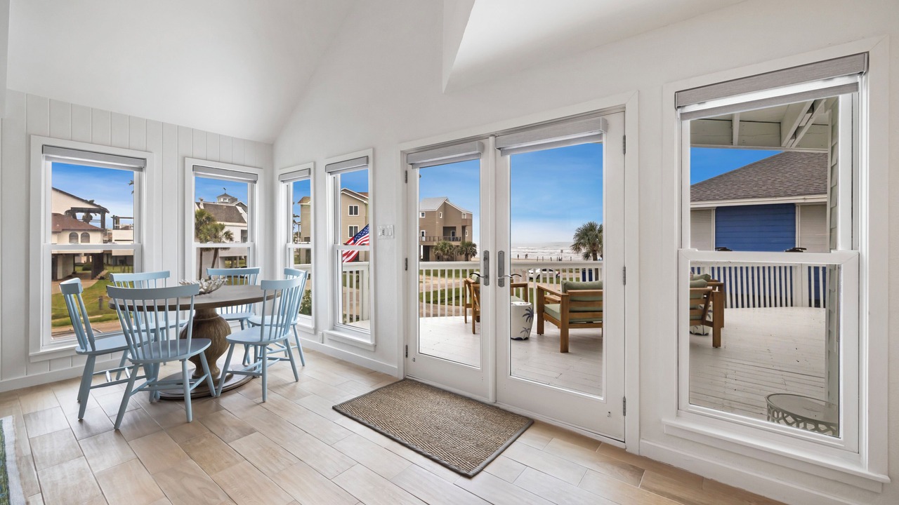 Photo of Patio Balcony in Pirates Beach