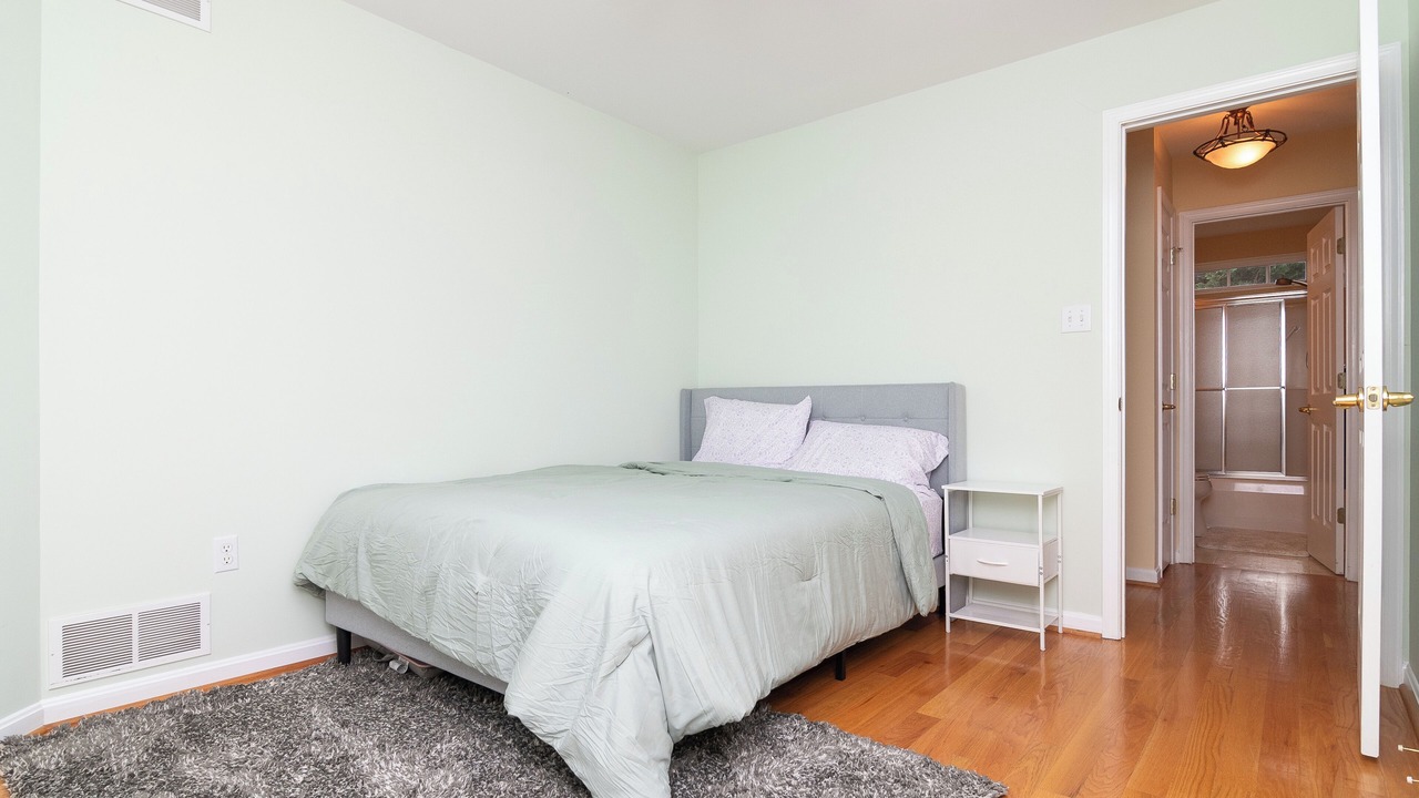 Photo of Bedroom in Maplewood