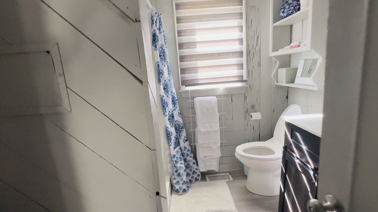 Photo of Bathroom in Ash