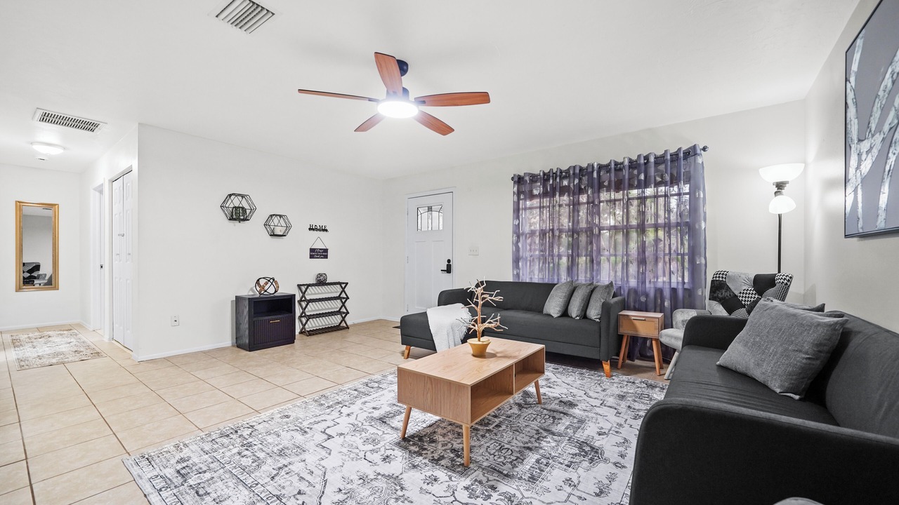 Photo of Livingroom in Sarasota Springs