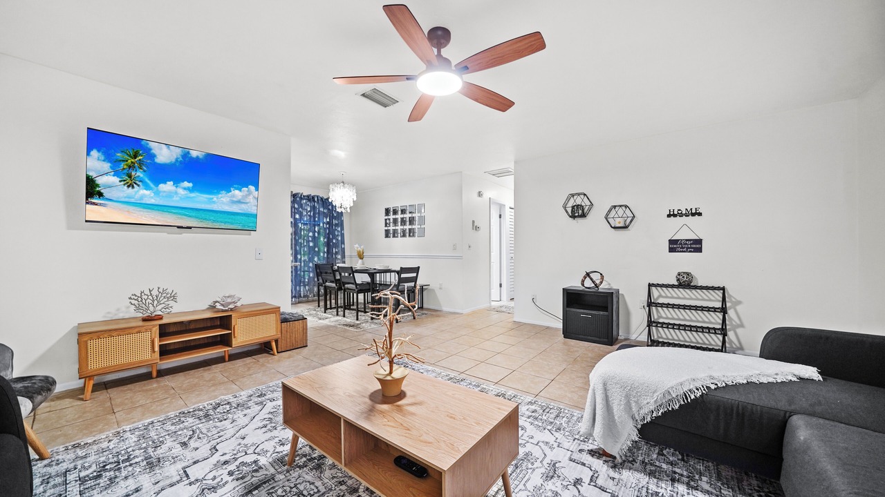 Photo of Livingroom in Sarasota Springs
