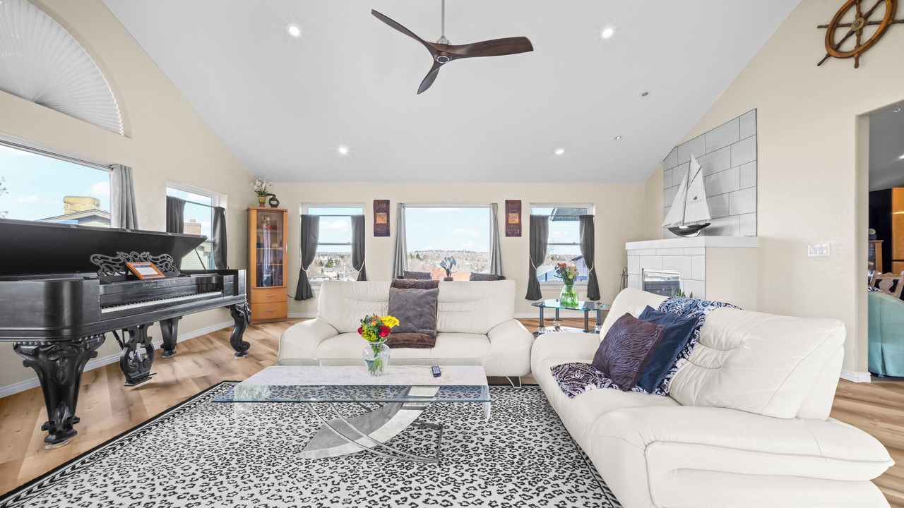 Photo of Livingroom in Lamar Heights Area