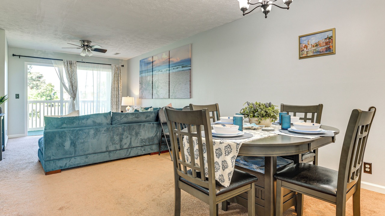 Photo of Livingroom in Longs