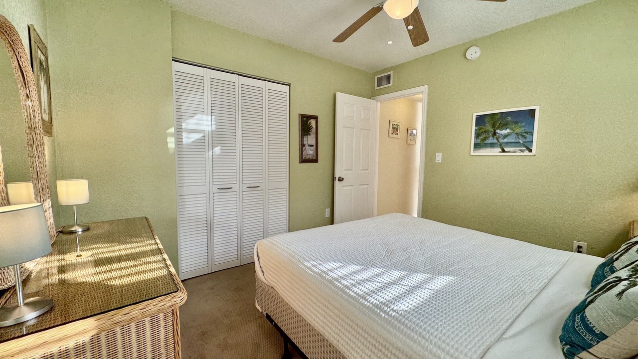 Photo of Bedroom in Capri Isle