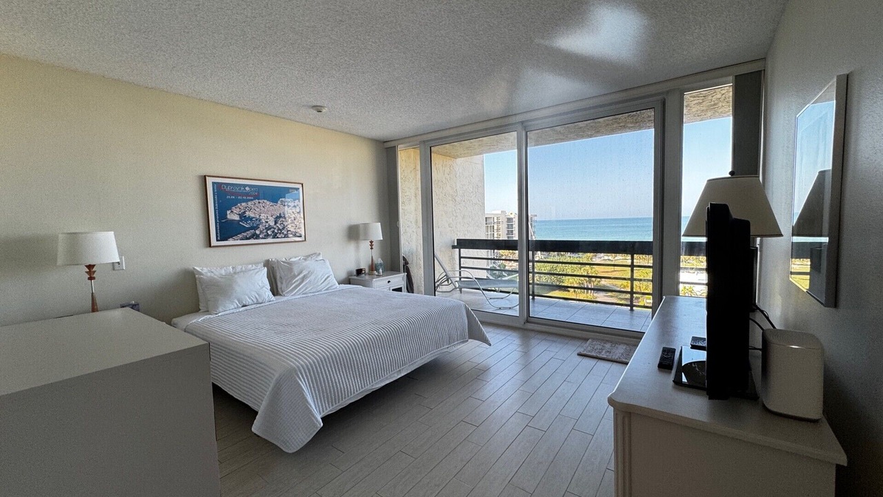 Photo of Bedroom in Longboat Key