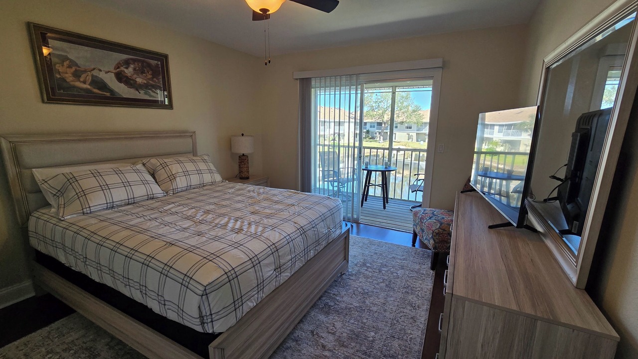 Photo of Bedroom in Capri Isle