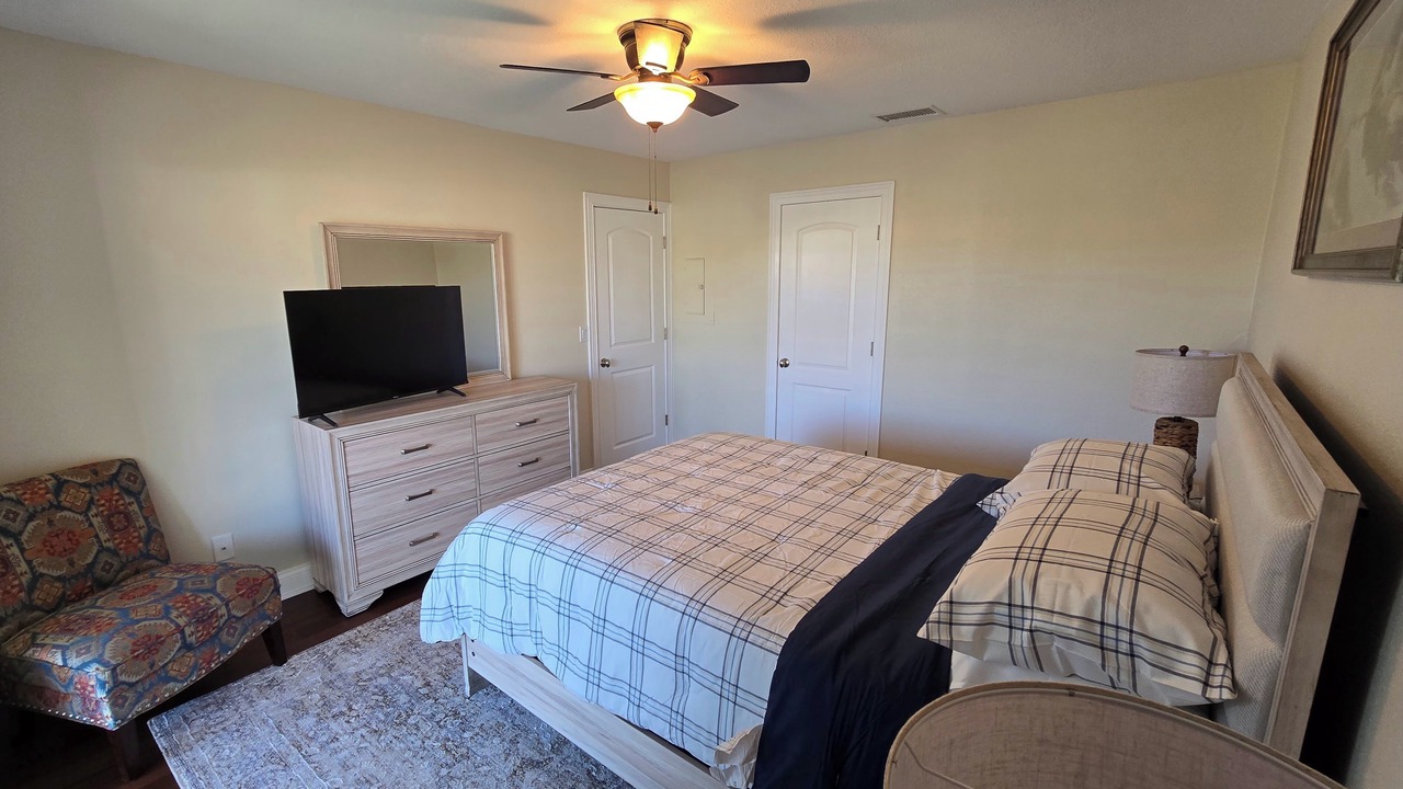 Photo of Bedroom in Capri Isle