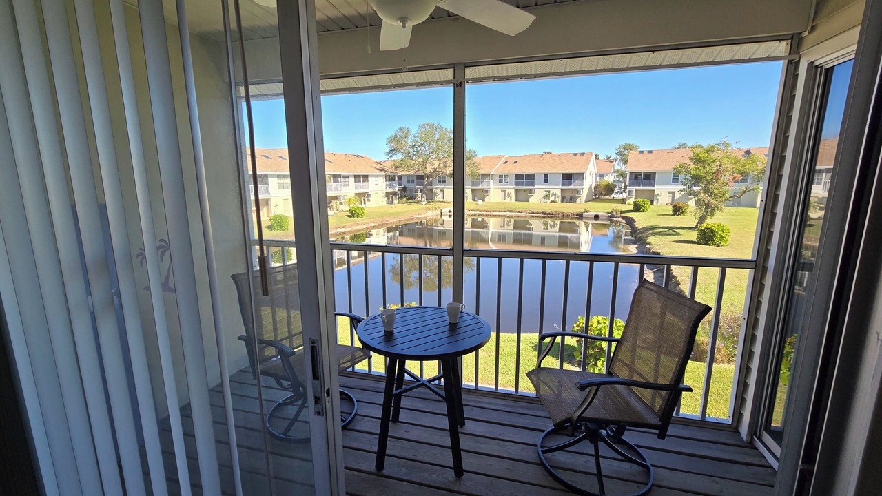 Photo of Patio Balcony in Capri Isle