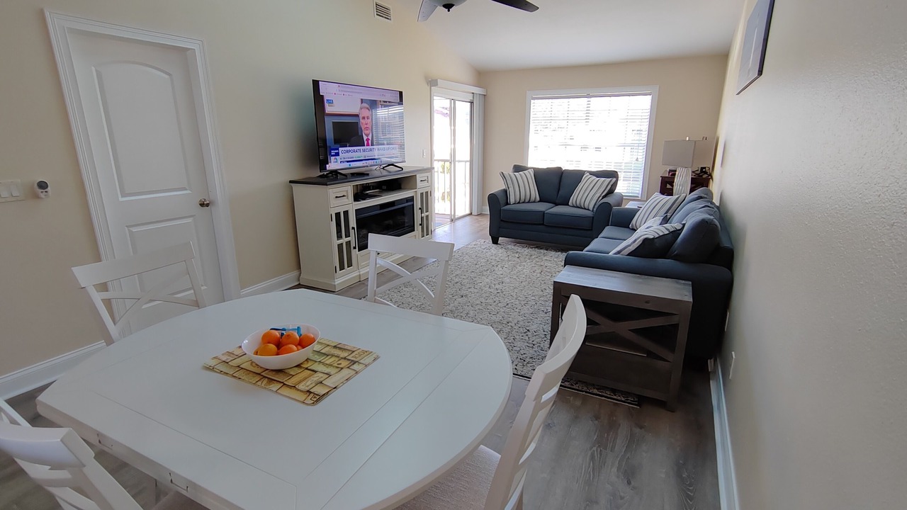 Photo of Livingroom in Capri Isle