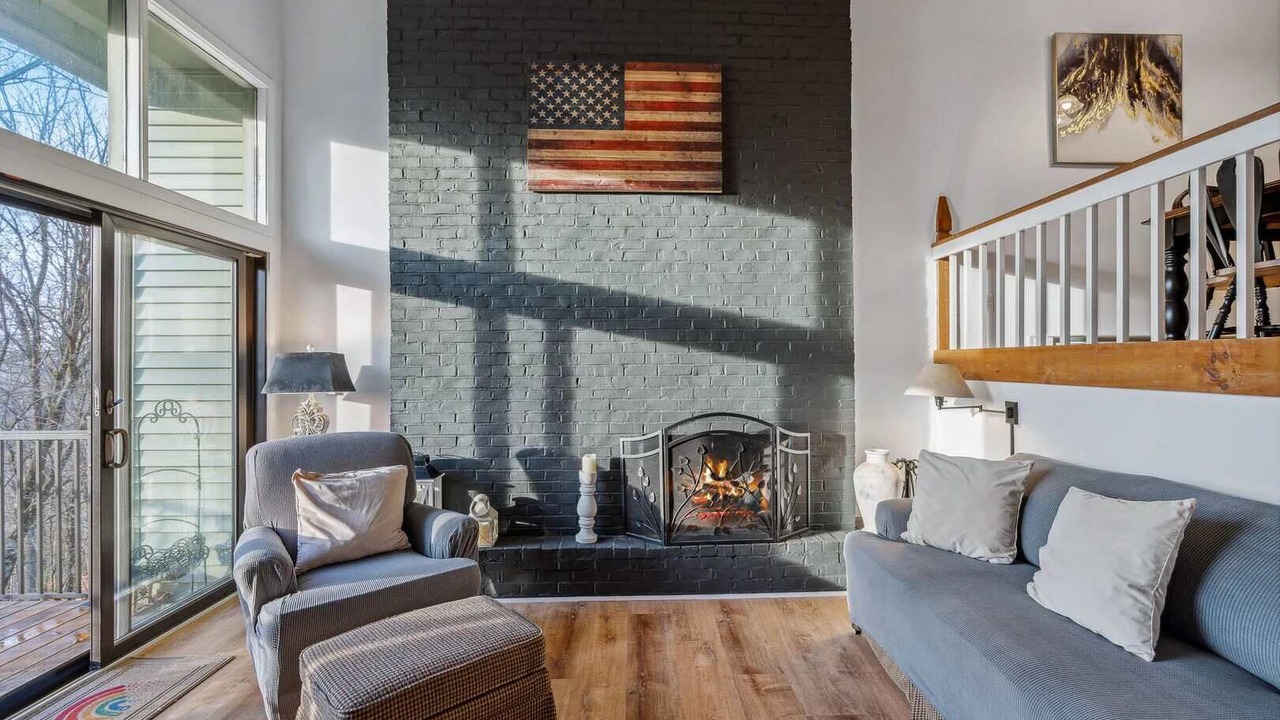 Photo of Livingroom in West Hartford