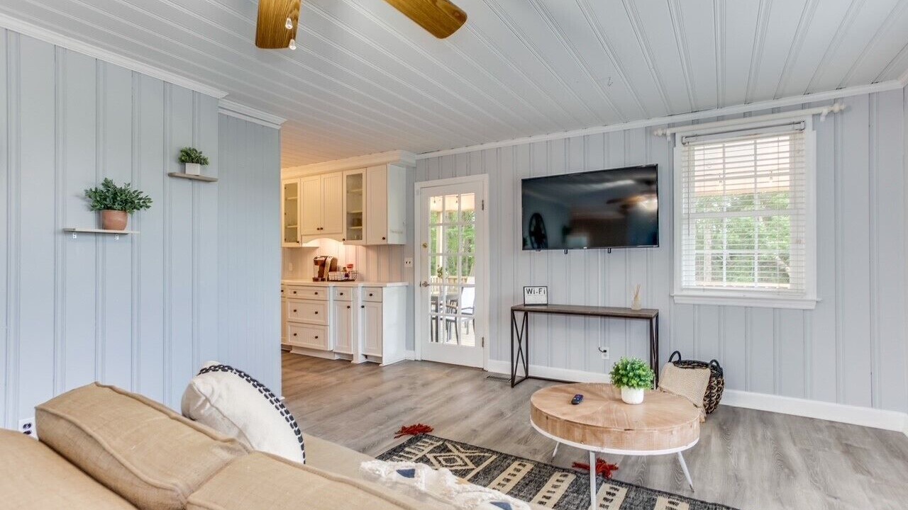 Photo of Livingroom in Longs