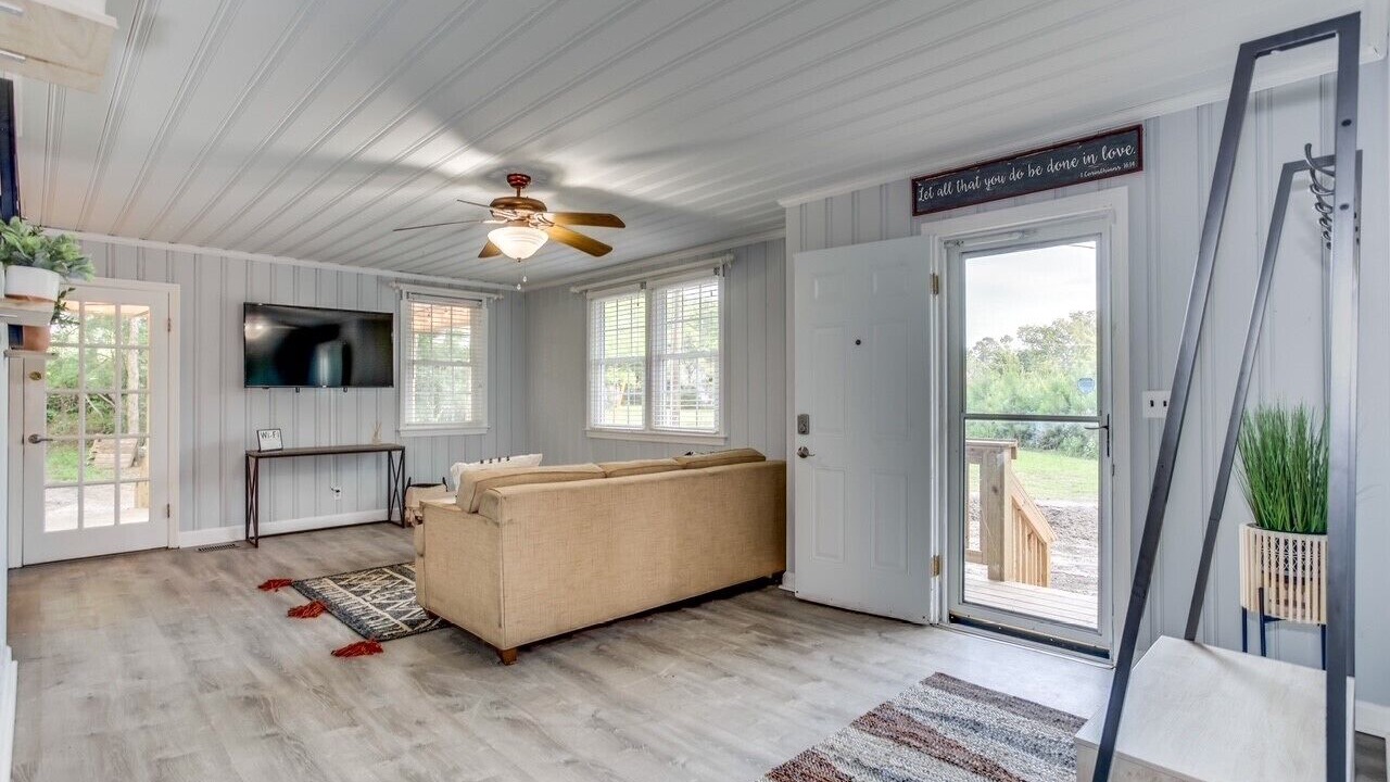 Photo of Livingroom in Longs