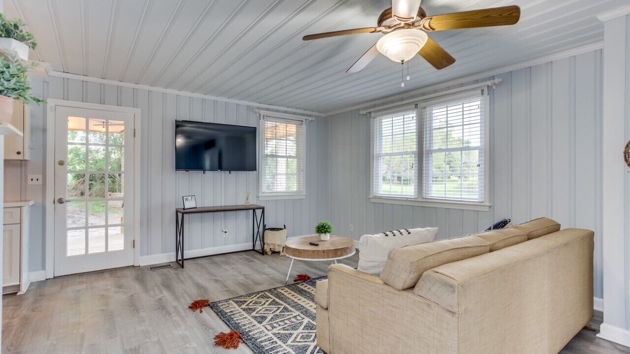 Photo of Livingroom in Longs