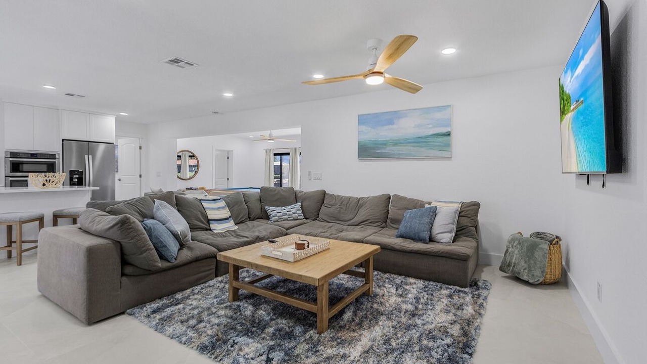 Photo of Livingroom in Caloosahatchee