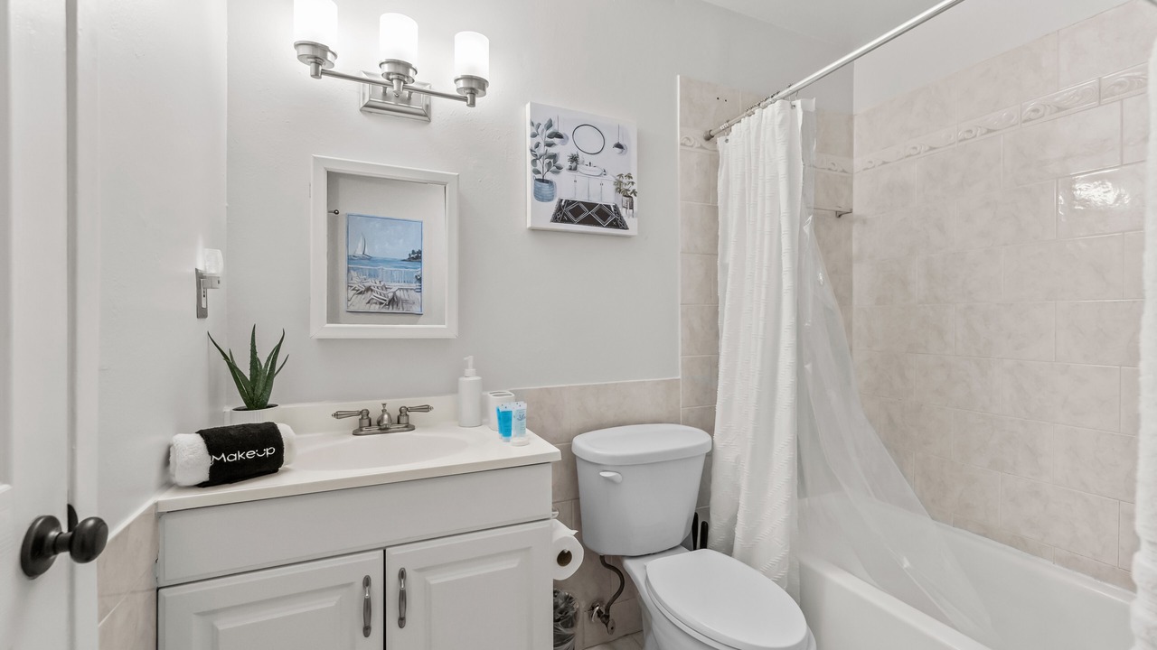 Photo of Bathroom in South Gate Ridge