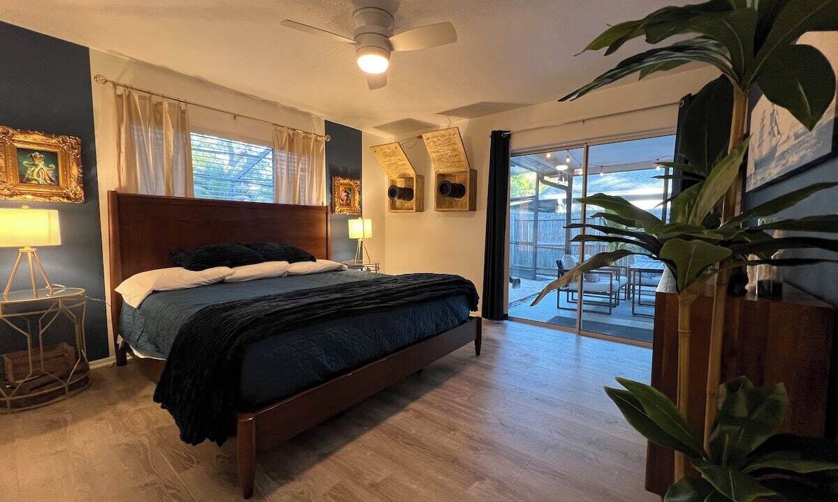 Photo of Bedroom in Pinebrook Estates