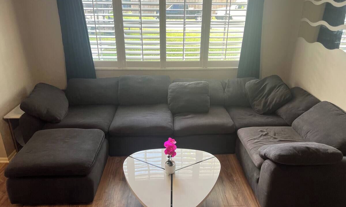 Photo of Livingroom in Pinebrook Estates