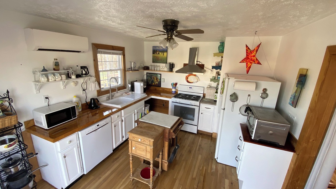 Photo of Kitchen in Lake Waccamaw