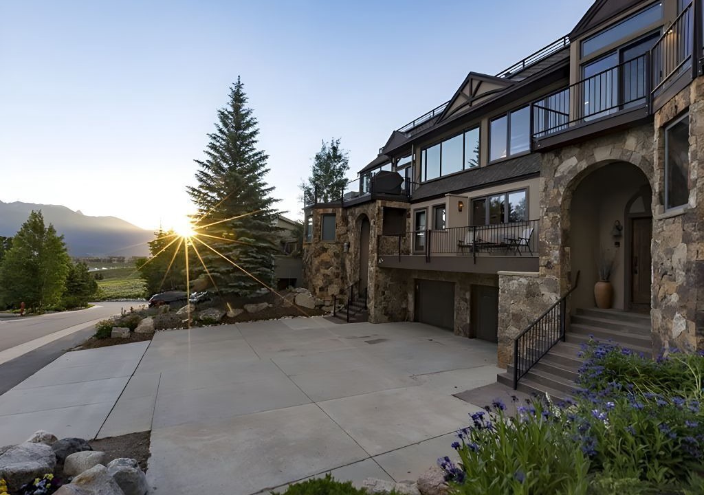 Photo of Outdoor in Corinthian Hills