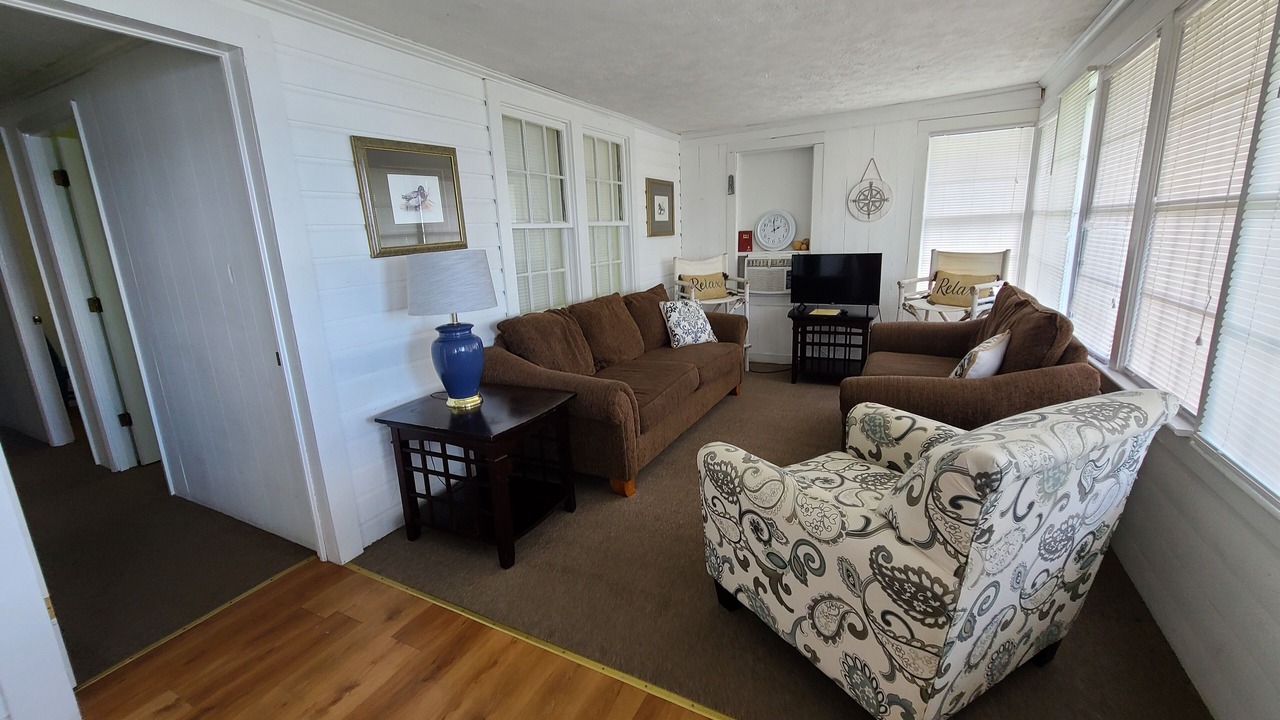 Photo of Livingroom in White Lake