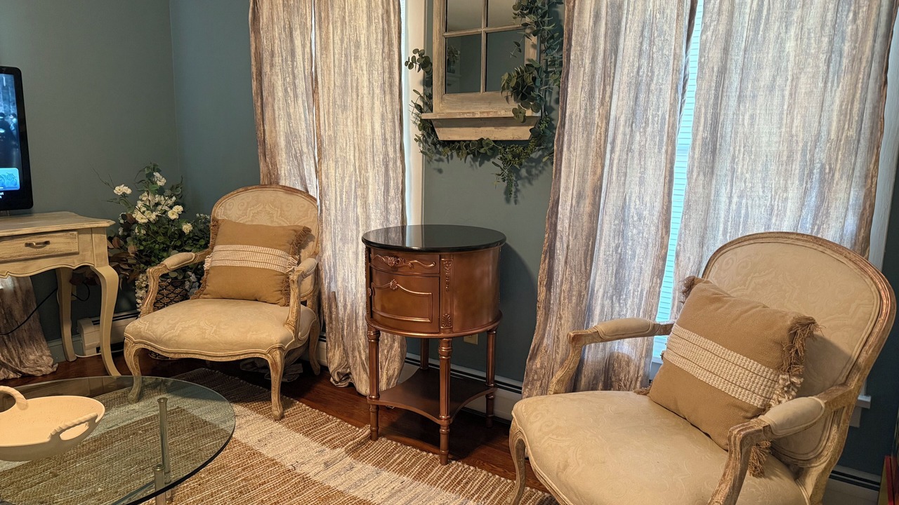 Photo of Livingroom in New London