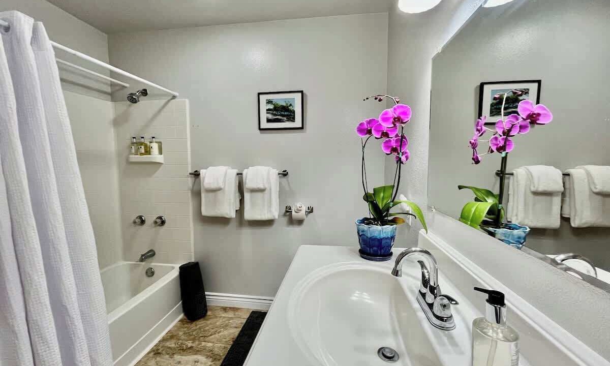 Photo of Bathroom in Waikoloa Village