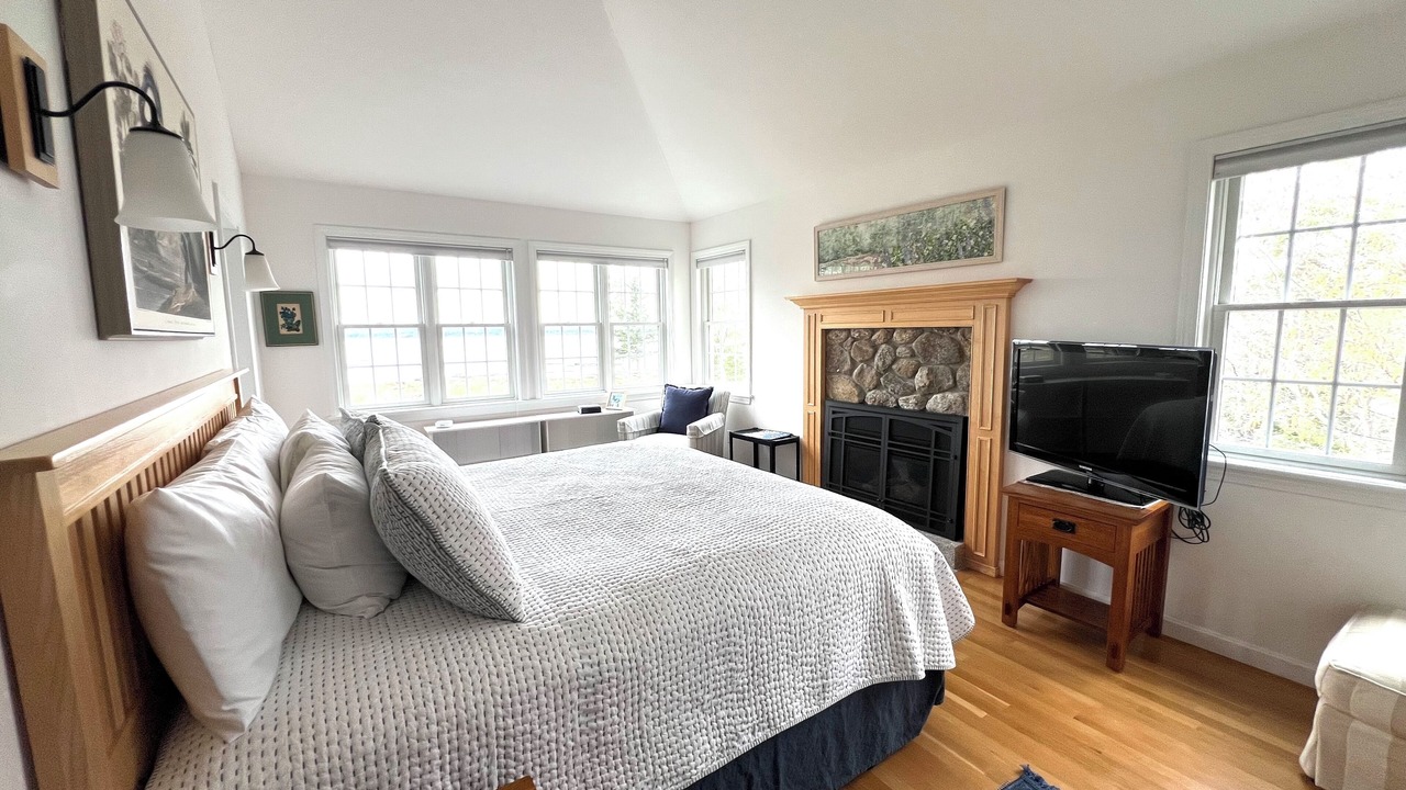 Photo of Bedroom in Winter Harbor