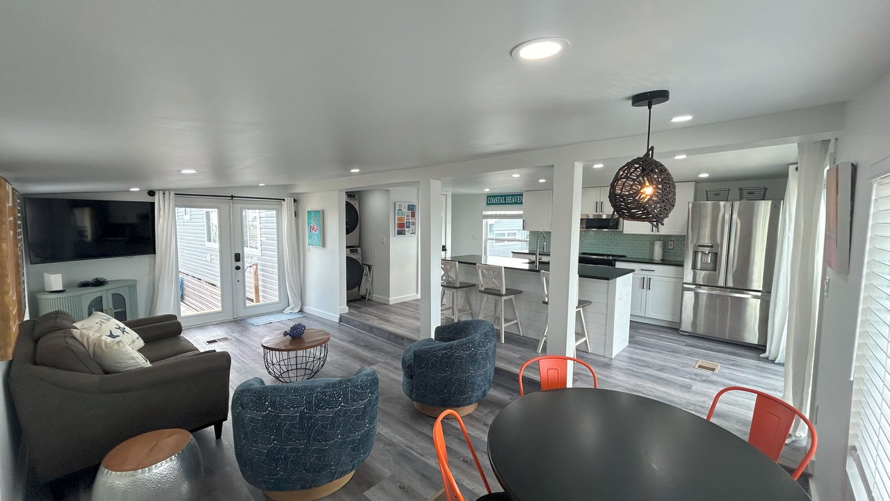 Photo of Livingroom in Saint James City