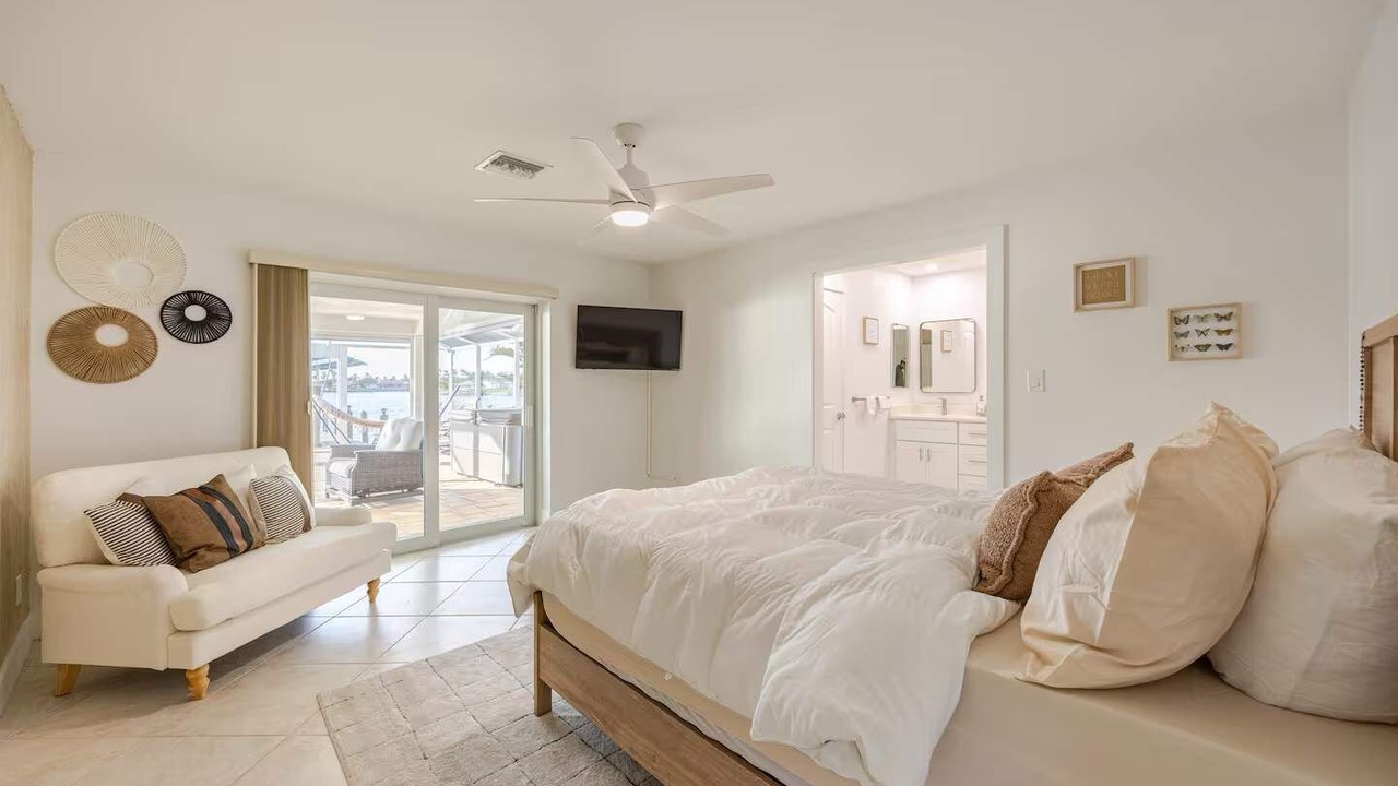 Photo of Bedroom in Eight Lakes