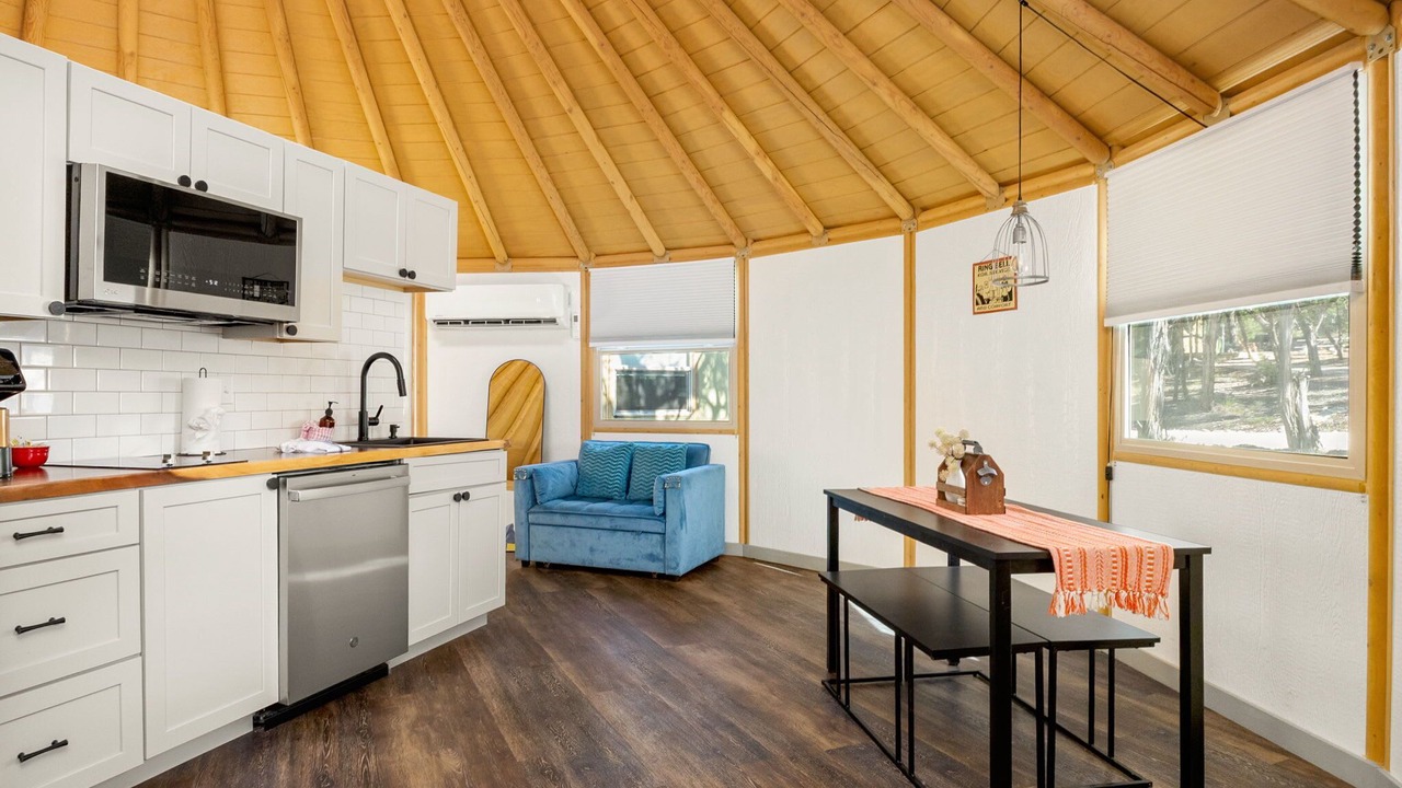 Photo of Kitchen in Canyon Lake