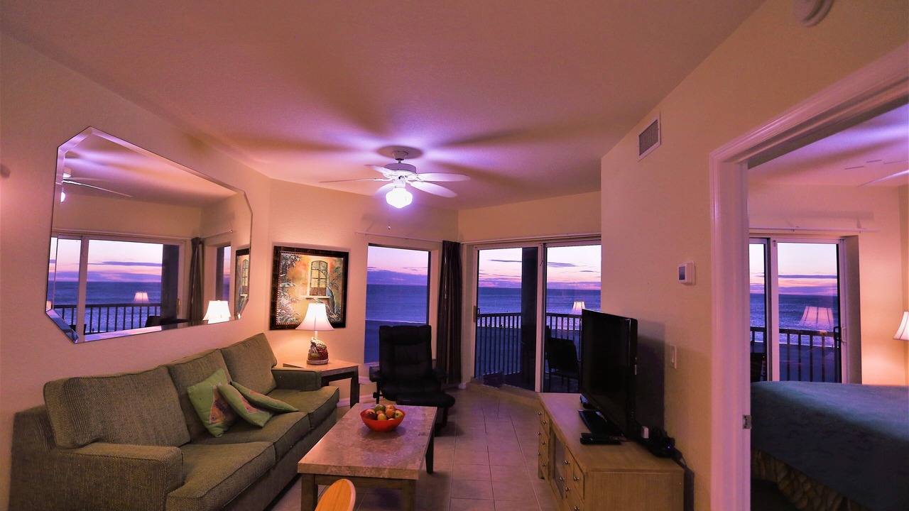 Photo of Livingroom in Treasure Island