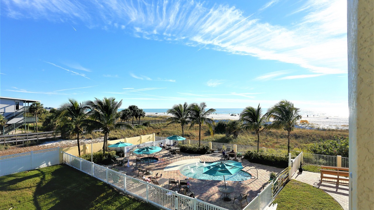 Photo of Patio Balcony in Treasure Island
