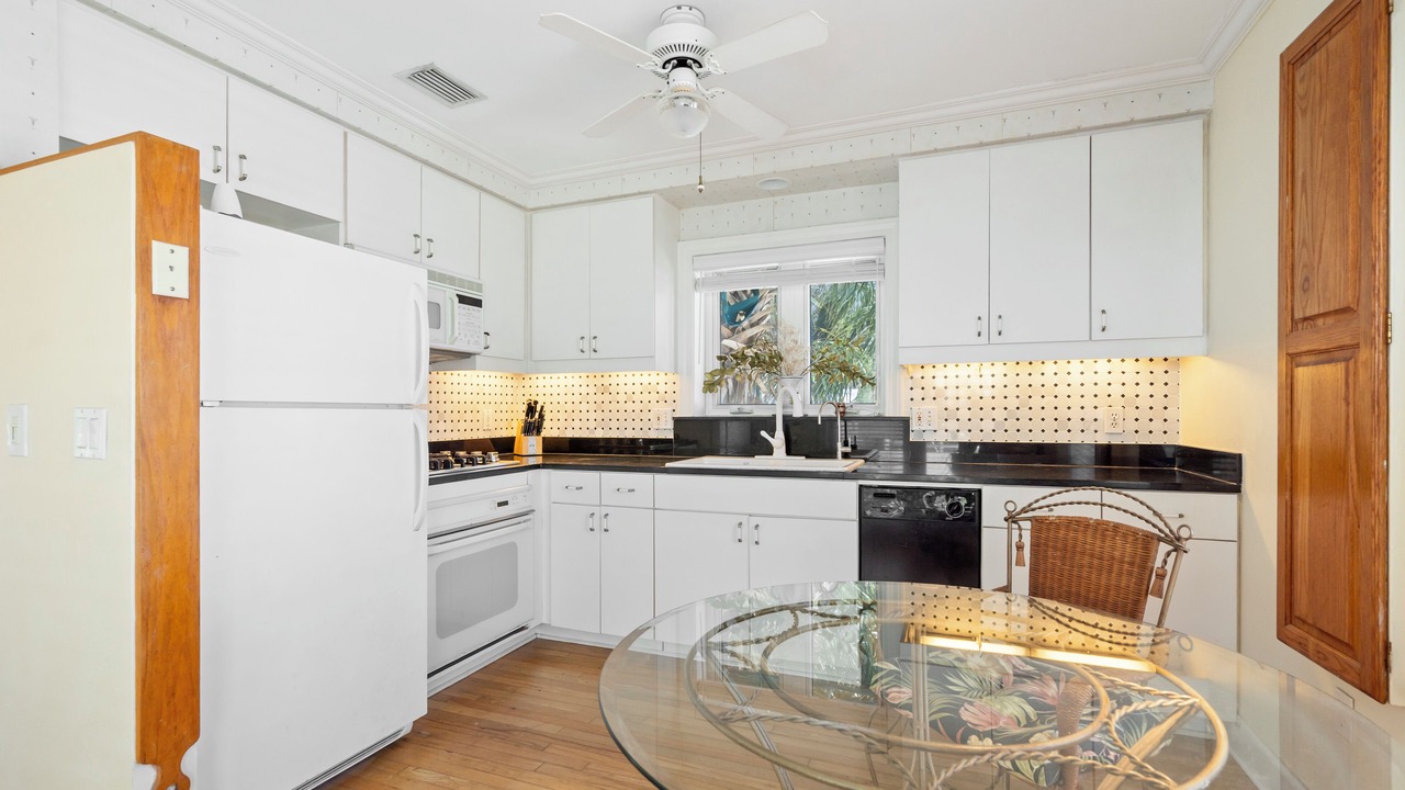 Photo of Kitchen in Treasure Island