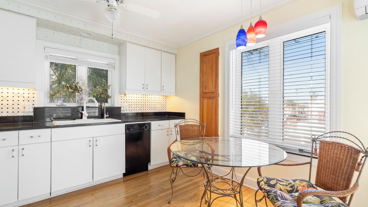 Photo of Kitchen in Treasure Island