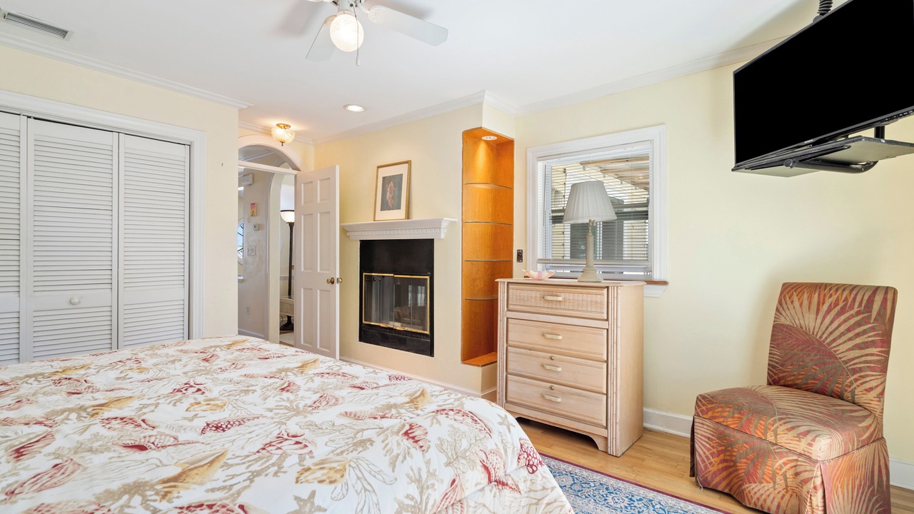 Photo of Bedroom in Treasure Island