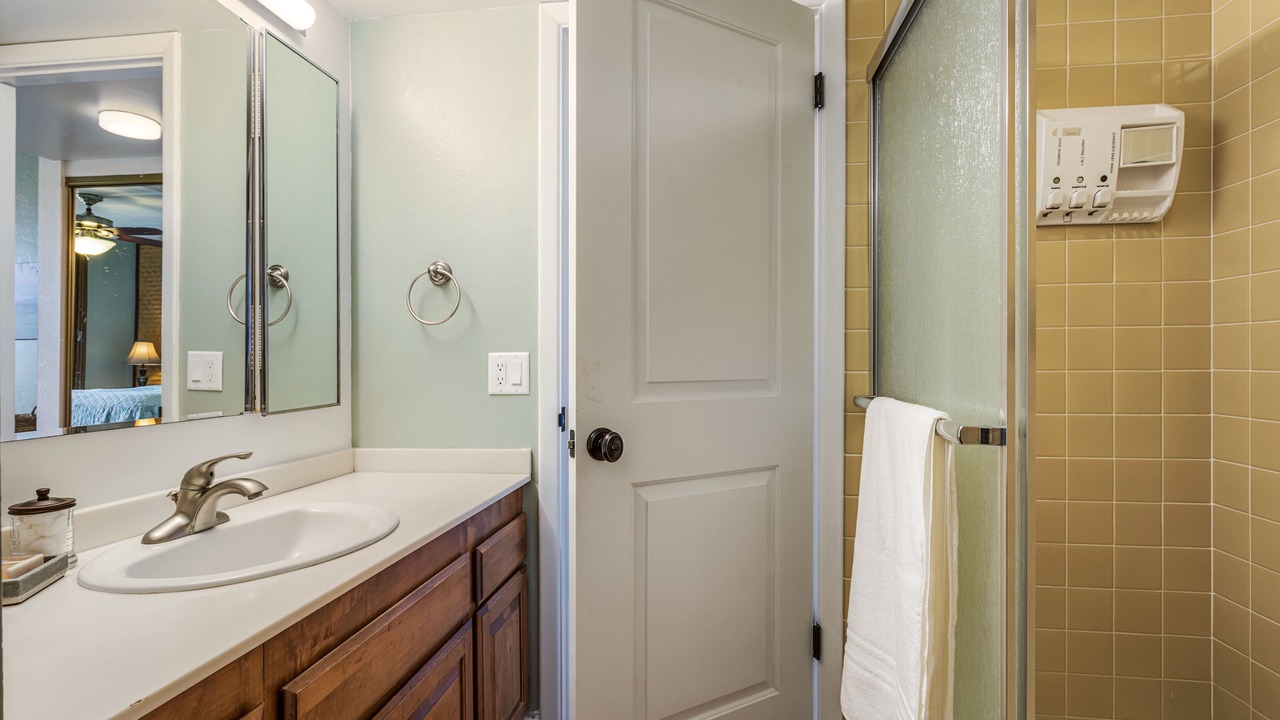Photo of Bathroom in Kahaluu Bay
