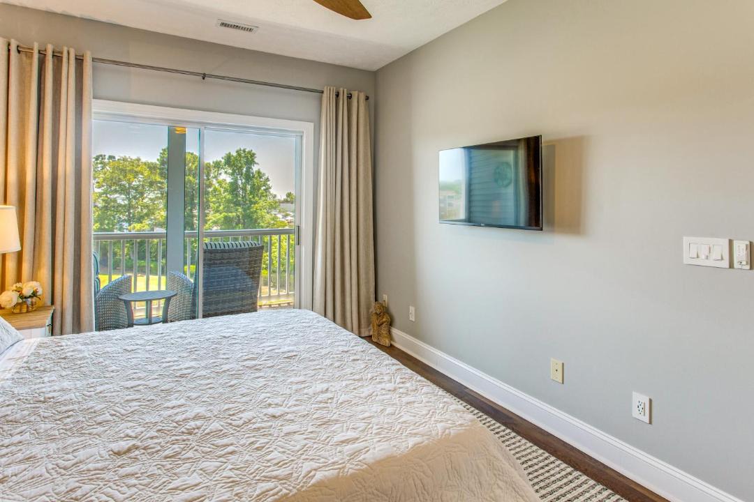 Photo of Bedroom in Carolina Yacht Landing