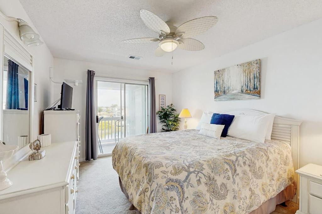 Photo of Bedroom in Carolina Yacht Landing